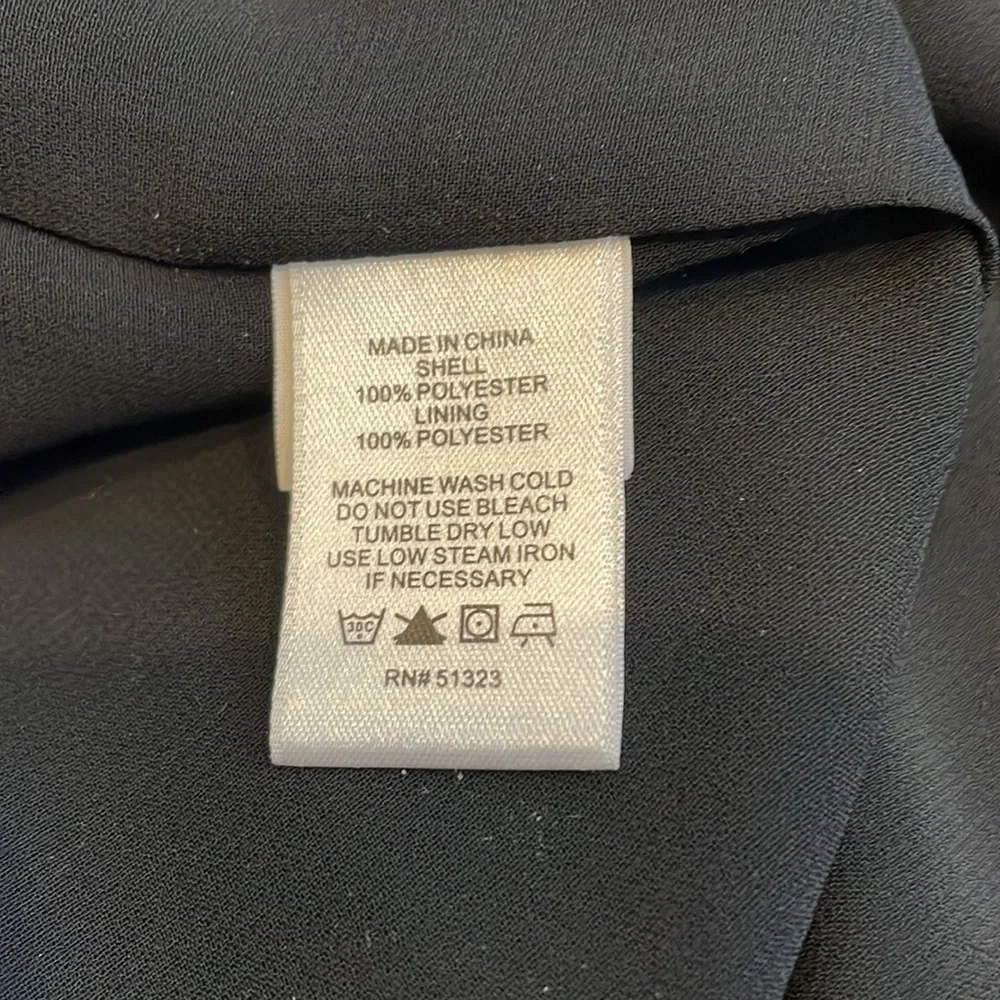 1. State V-neck shift dress with ties at shoulders. Lined. Size Medium - Picture 9 of 9